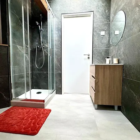 Large Cozy And Family-friendly *